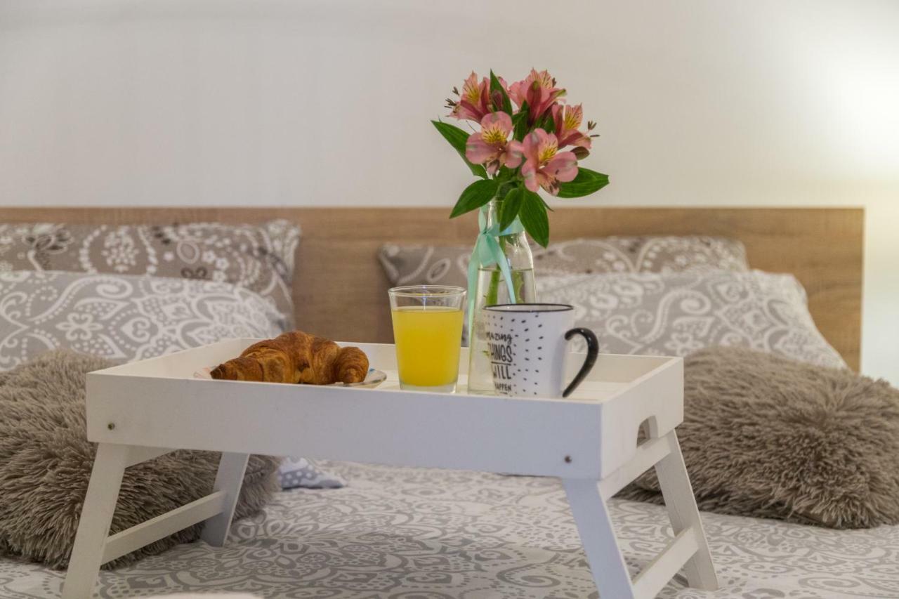 Apartment Henna Pula Bagian luar foto