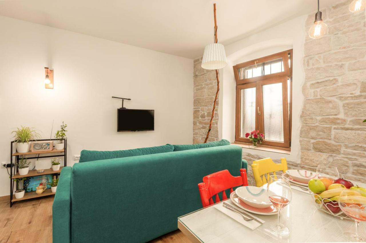Apartment Henna Pula Bagian luar foto